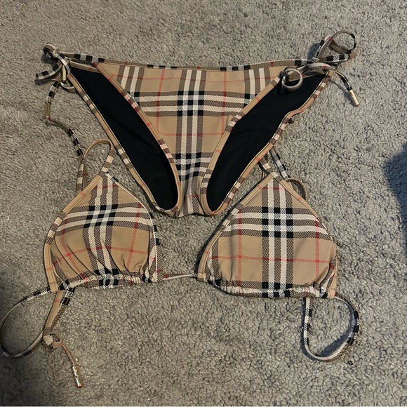 Burberry swim set size M